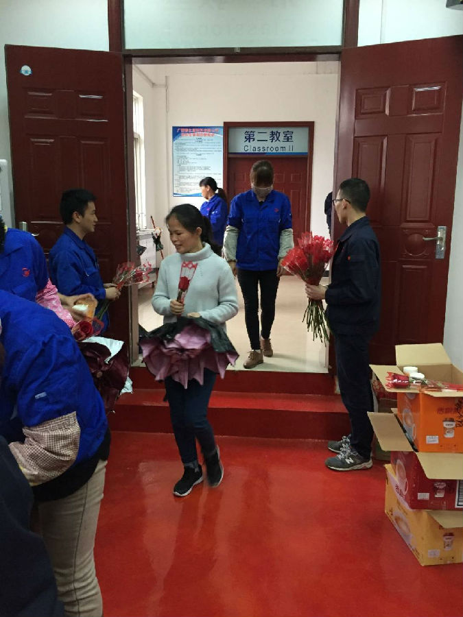 深化婦女普法教育，促進(jìn)構(gòu)建和諧銀億
